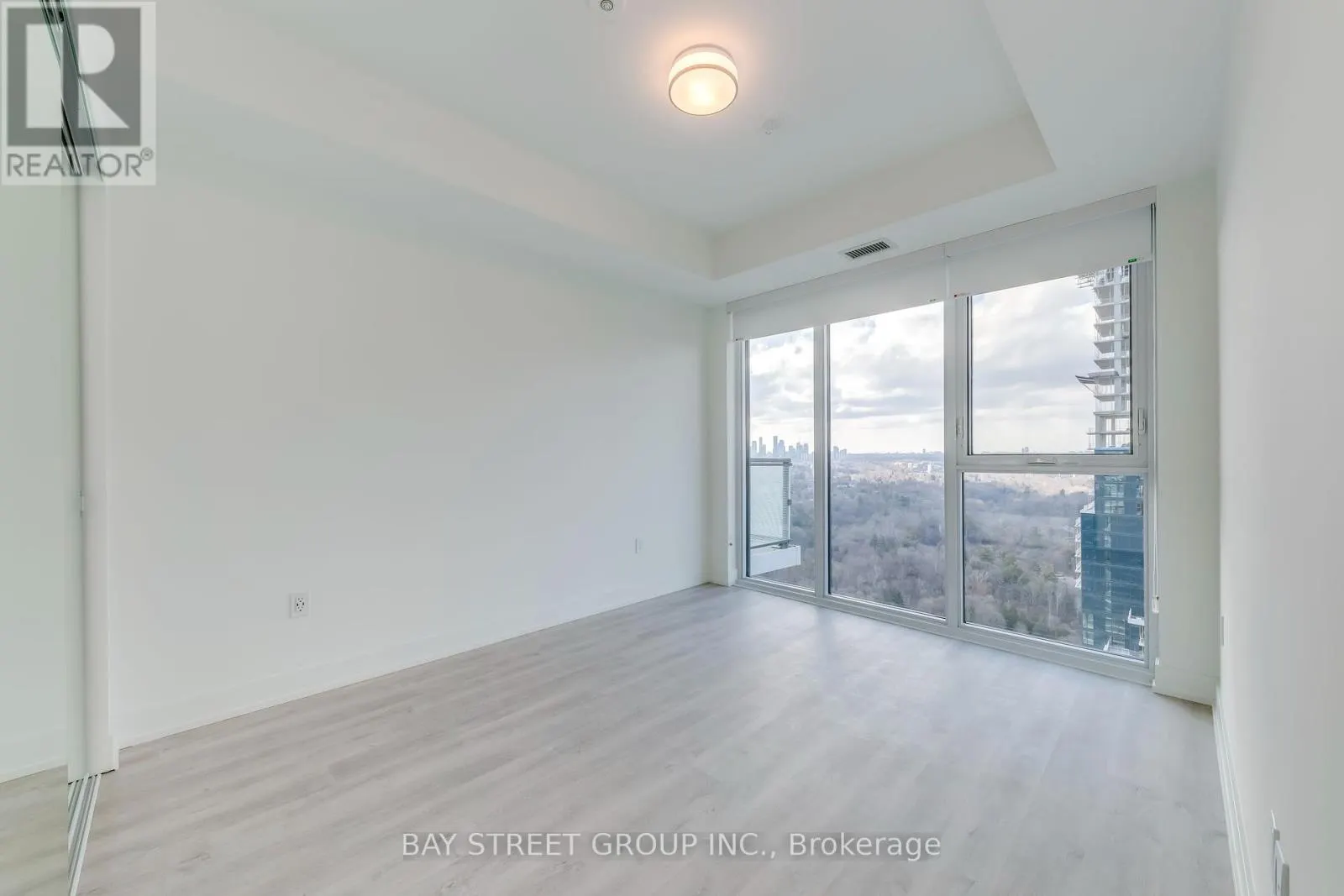 3001 - 30 INN ON THE PARK DRIVE