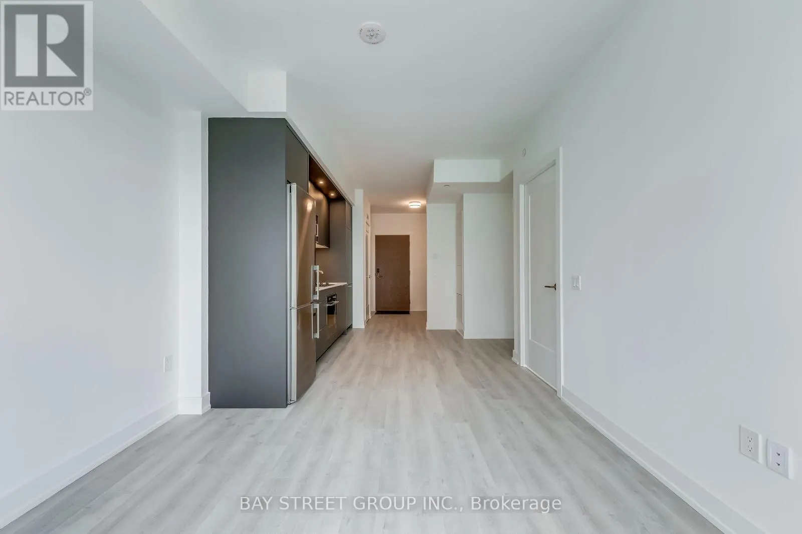 3001 - 30 INN ON THE PARK DRIVE