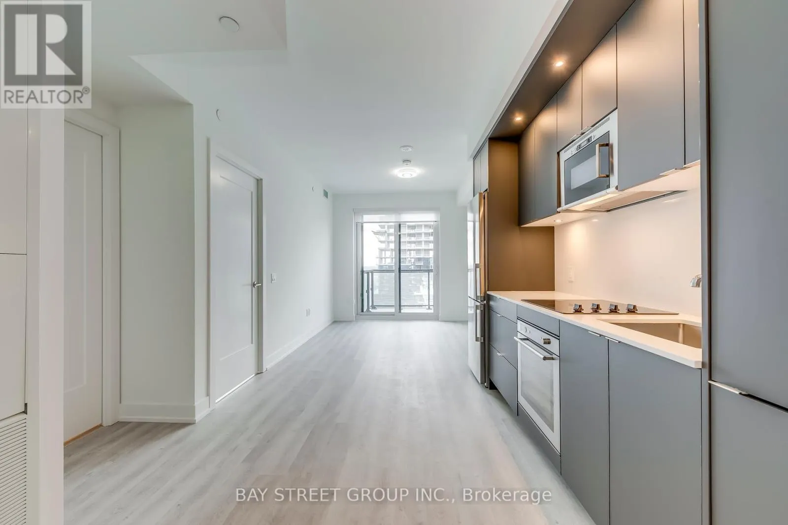 3001 - 30 INN ON THE PARK DRIVE