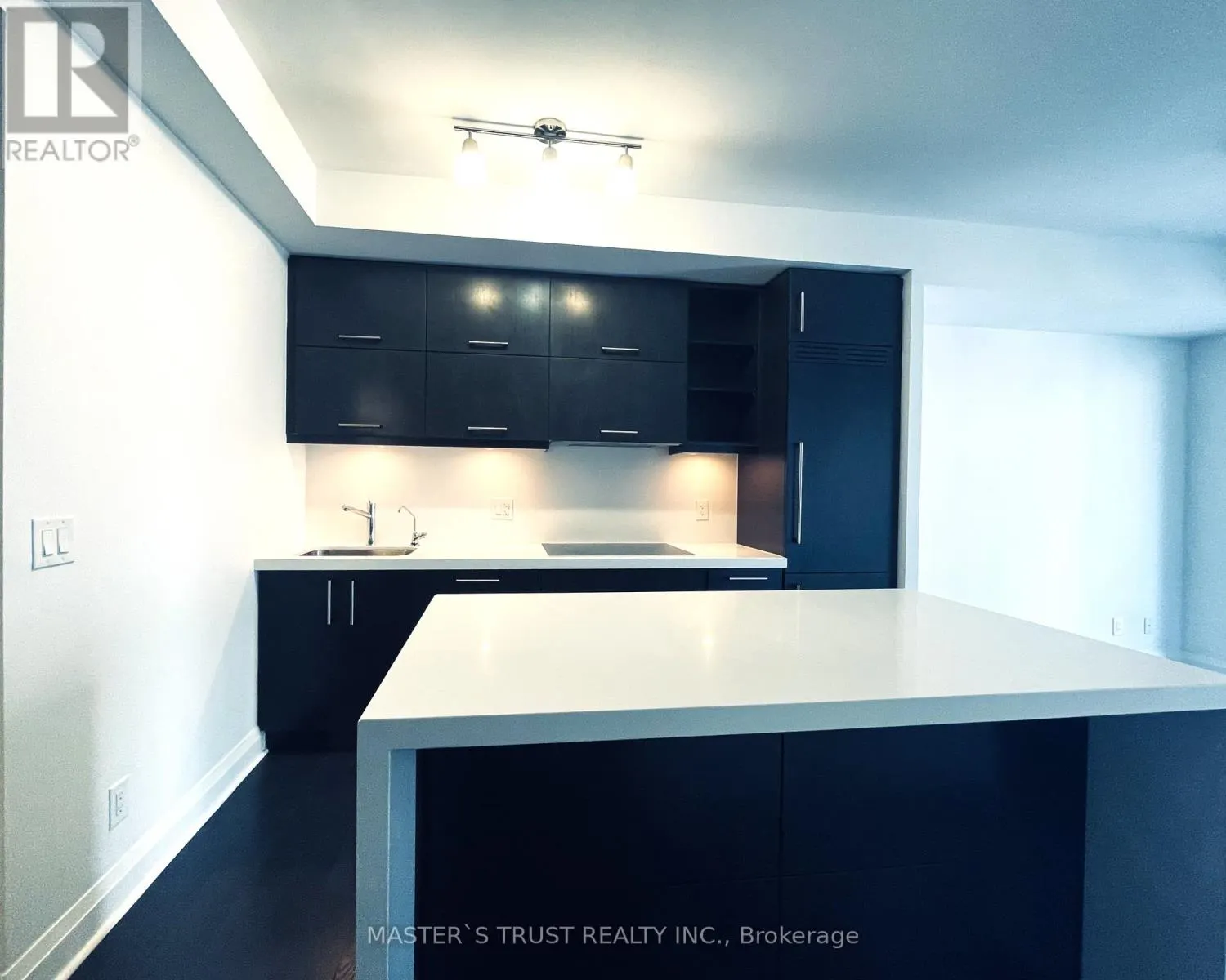 1109 - 1080 BAY STREET