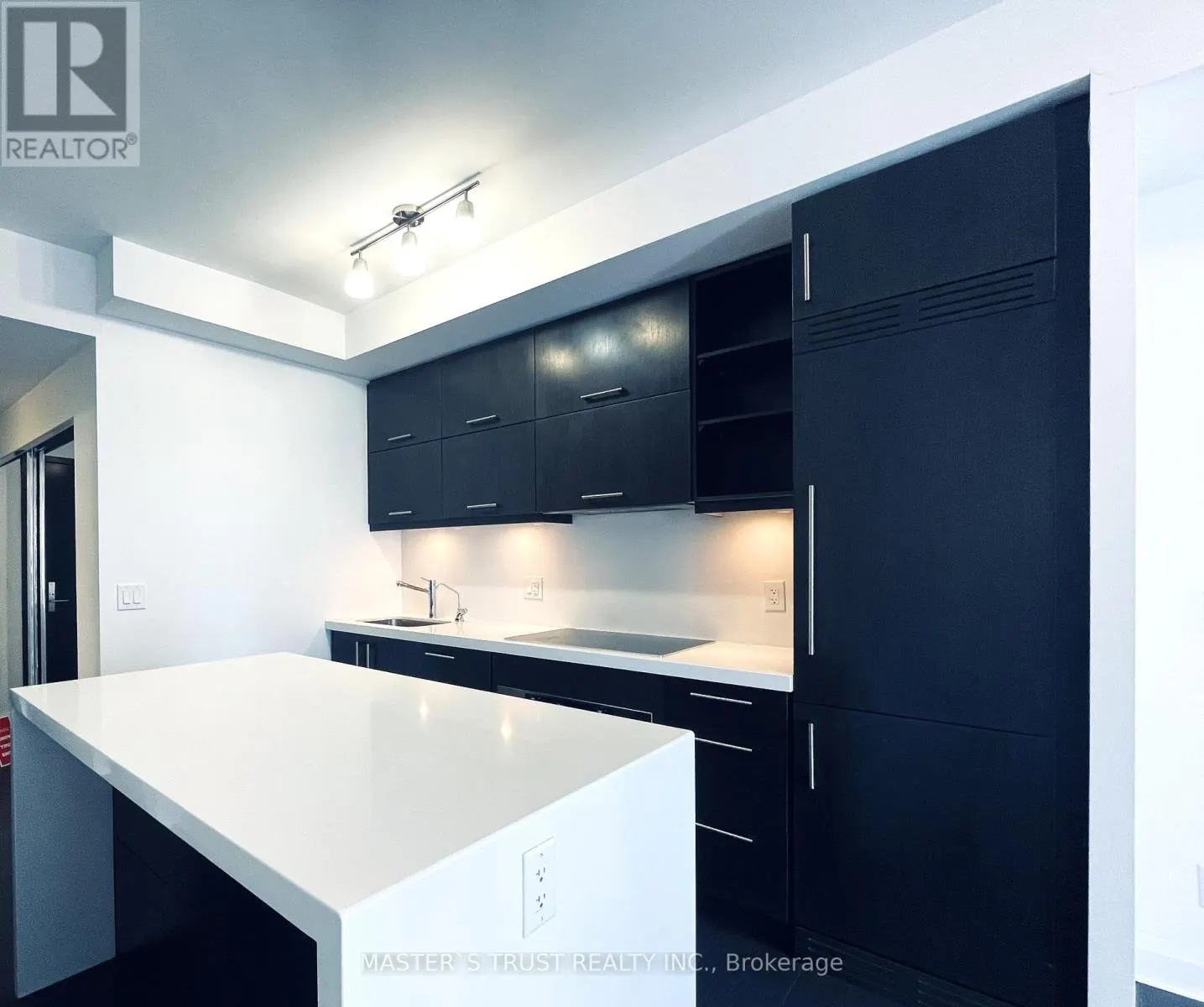 1109 - 1080 BAY STREET