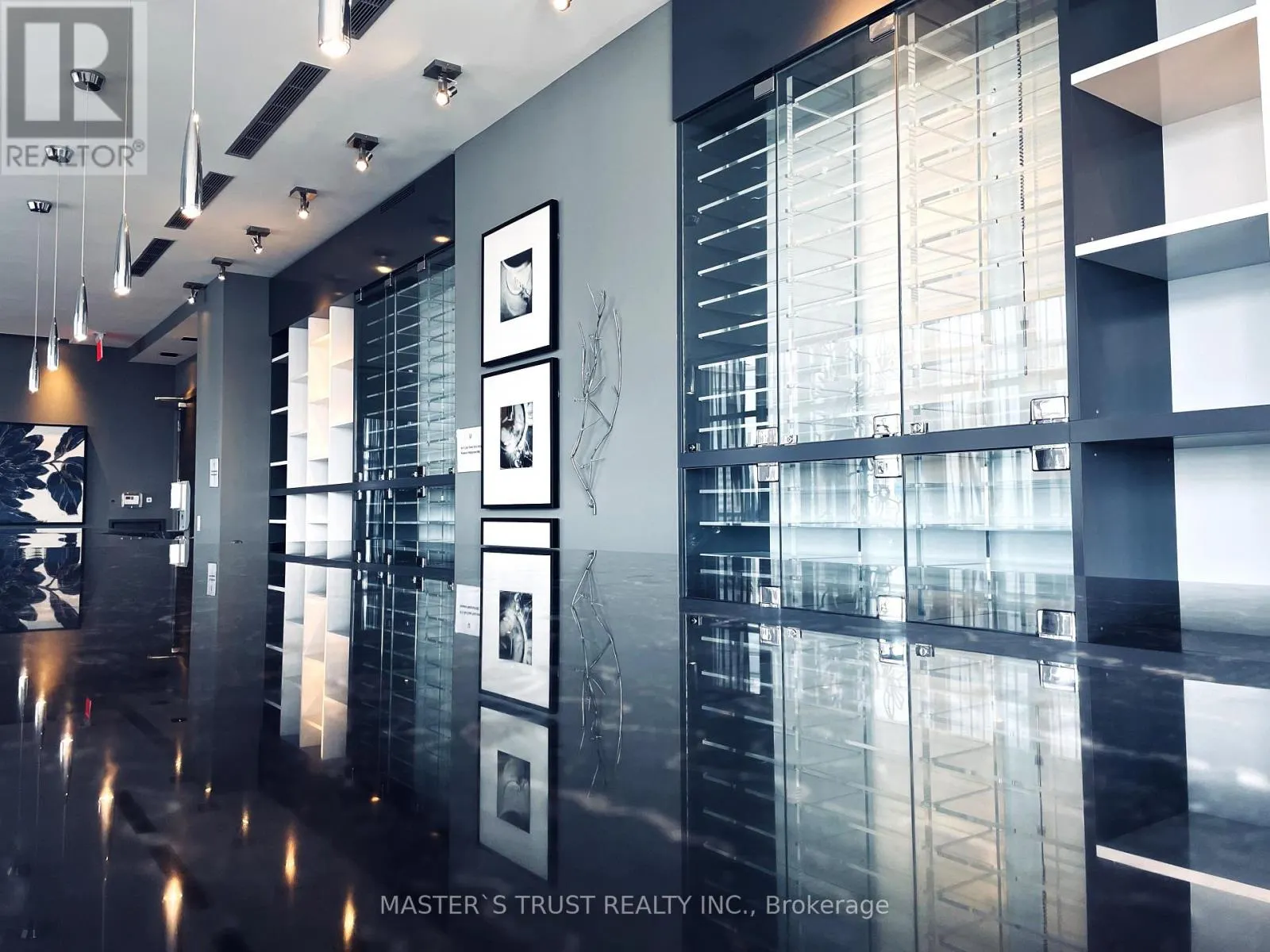 1109 - 1080 BAY STREET