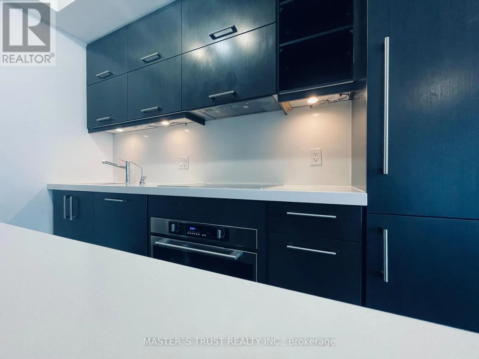 1109 - 1080 BAY STREET
