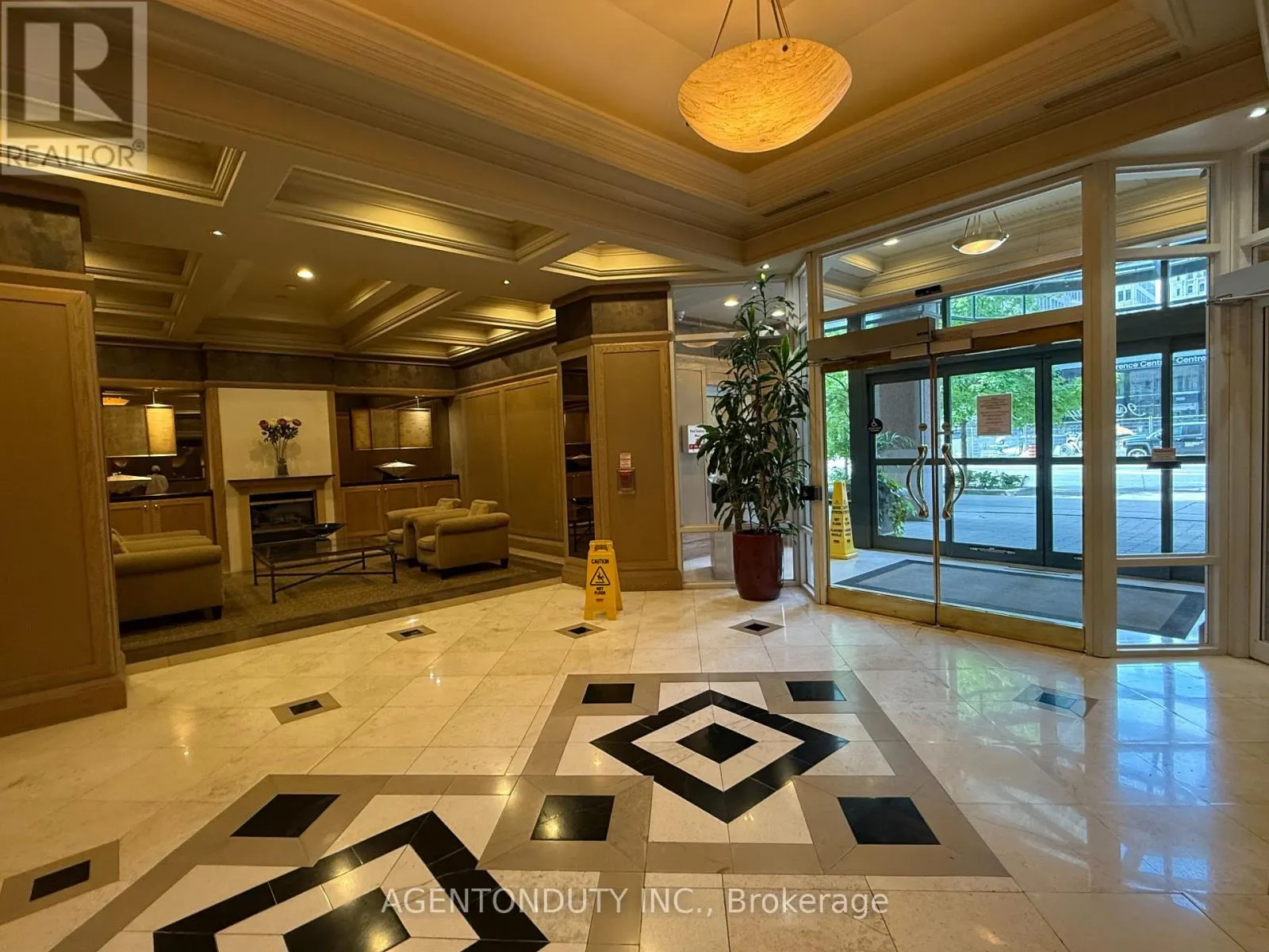 607 - 909 BAY STREET