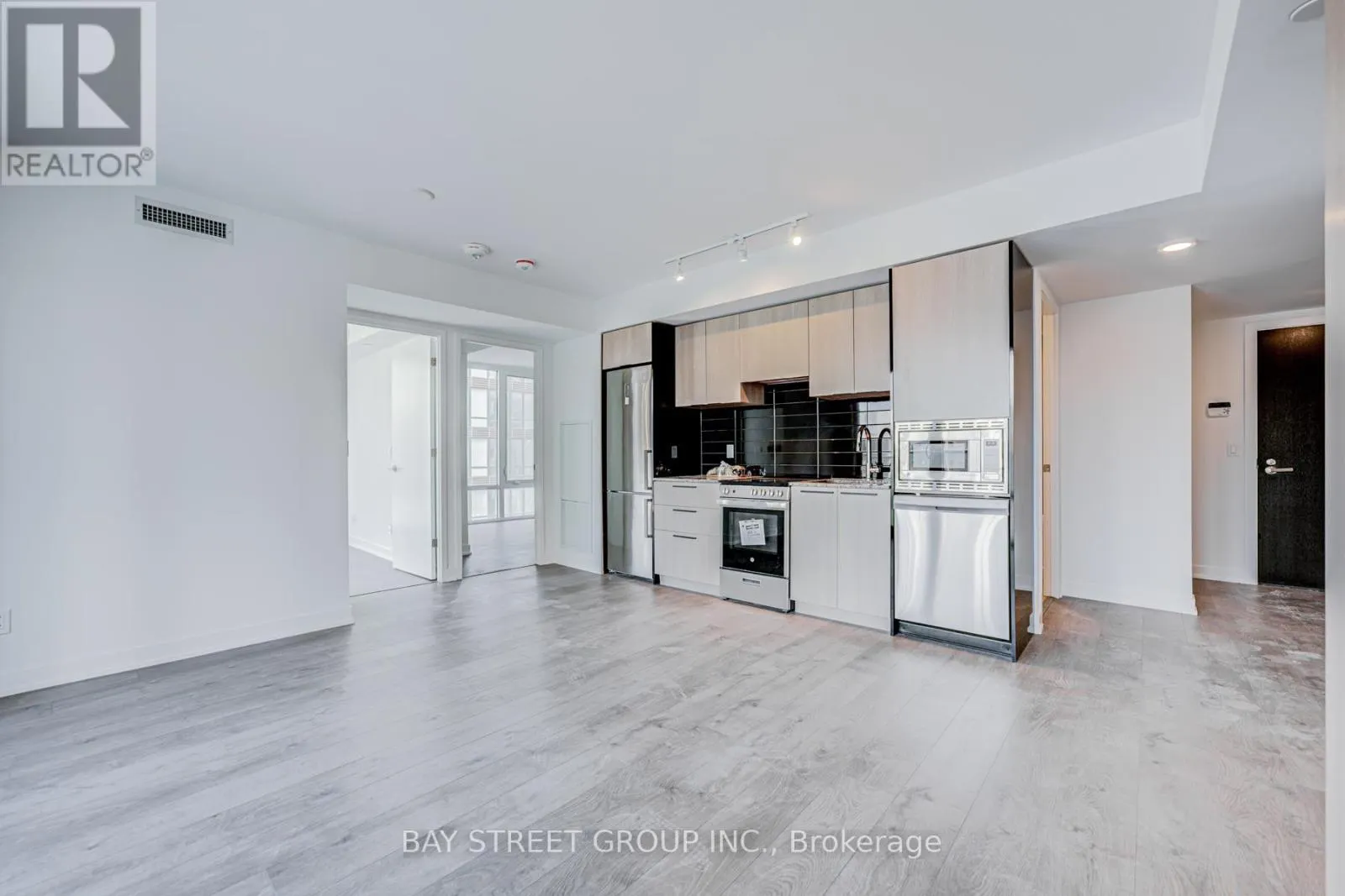 902 - 501 YONGE STREET