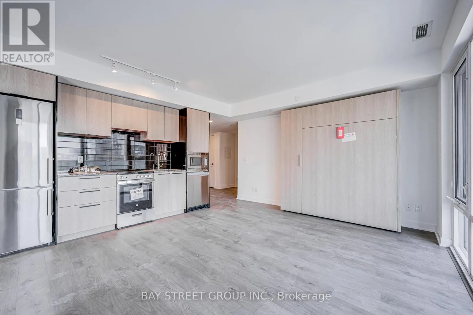 902 - 501 YONGE STREET
