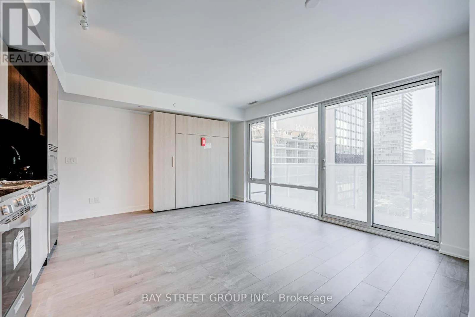 902 - 501 YONGE STREET