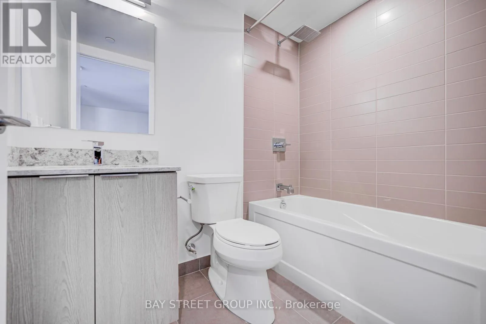 902 - 501 YONGE STREET