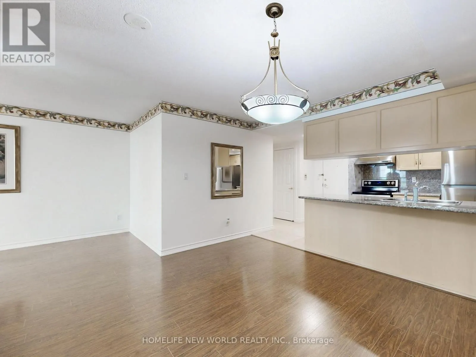 303 - 168 SIMCOE STREET