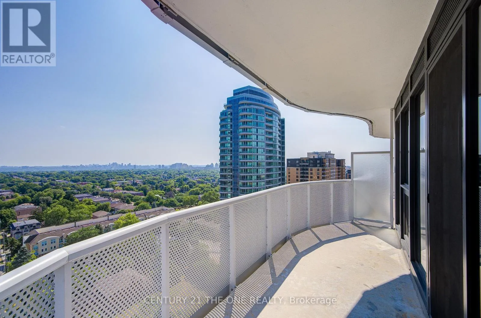 1708 - 15 HOLMES AVENUE
