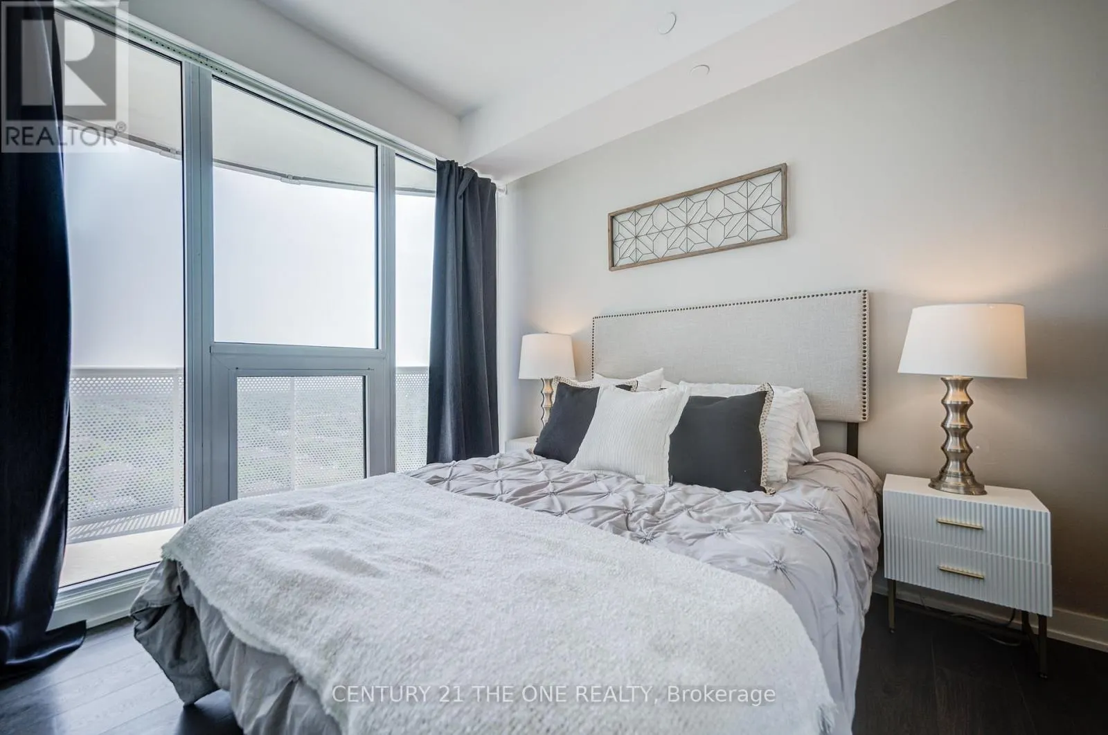 1708 - 15 HOLMES AVENUE