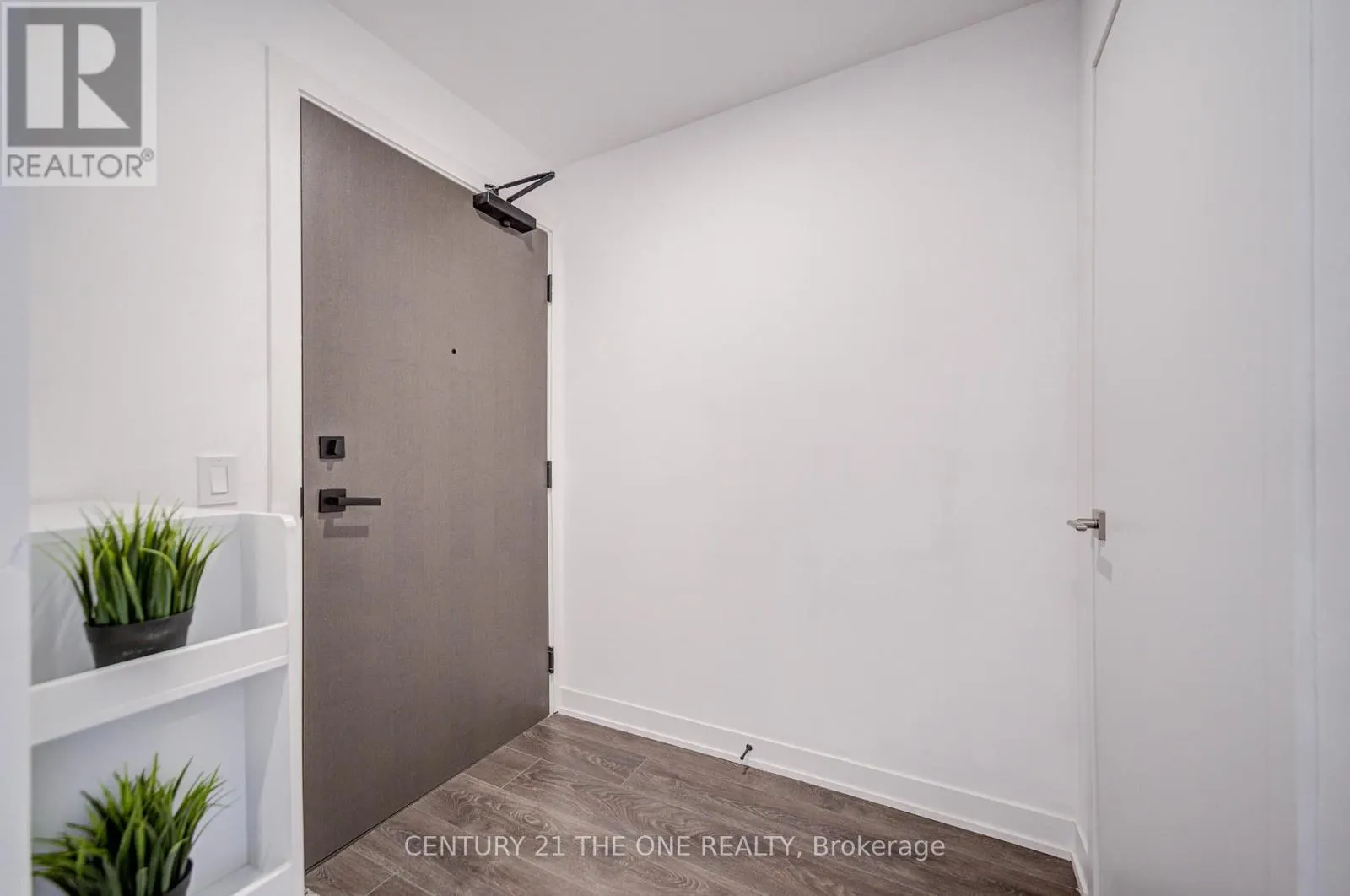 1708 - 15 HOLMES AVENUE