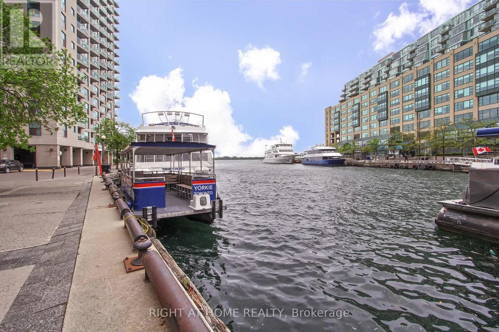 504 - 77 HARBOUR SQUARE