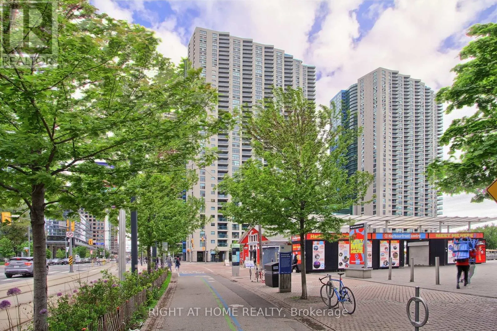 504 - 77 HARBOUR SQUARE