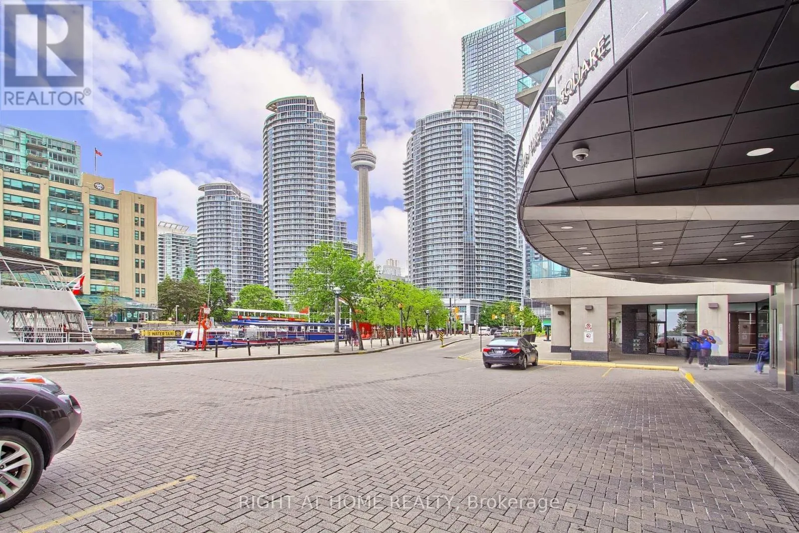 504 - 77 HARBOUR SQUARE