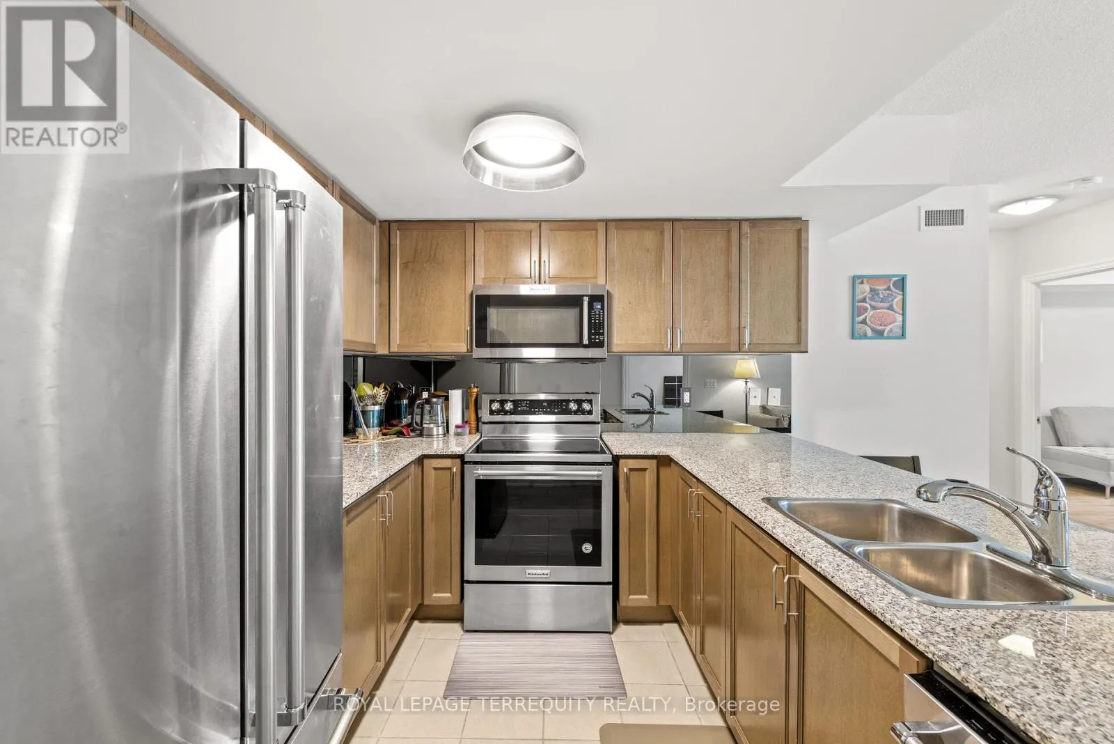 1410 - 8 SCOLLARD STREET