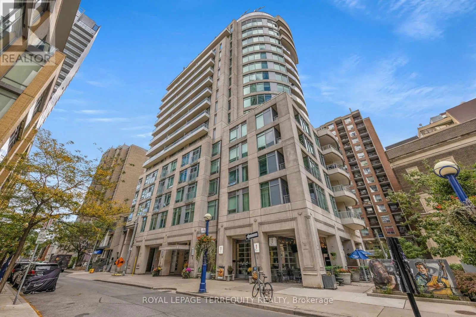 1410 - 8 SCOLLARD STREET