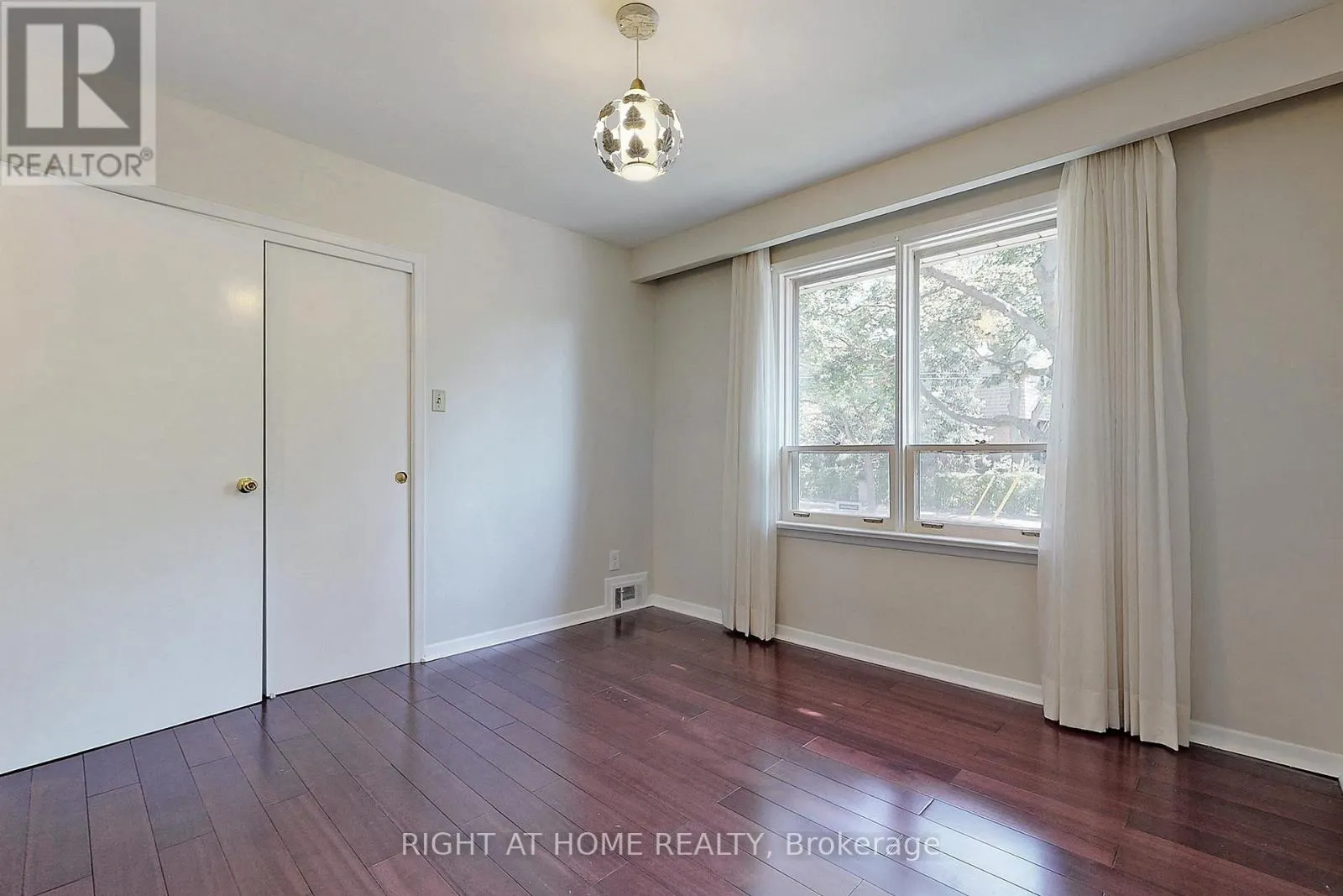 42 DENMARK CRESCENT