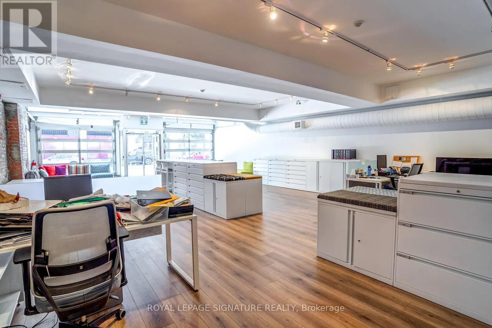 MAIN - 926 KING STREET W