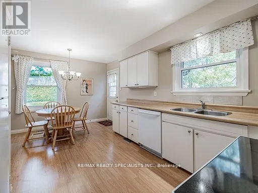 8 BEVERIDGE DRIVE