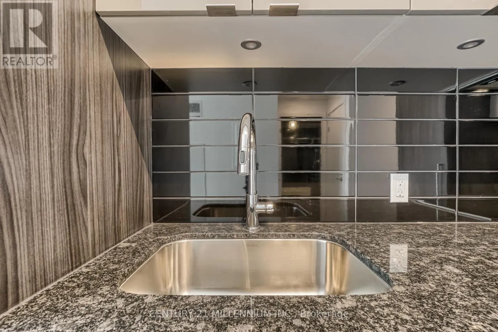 3501 - 115 BLUE JAYS WAY