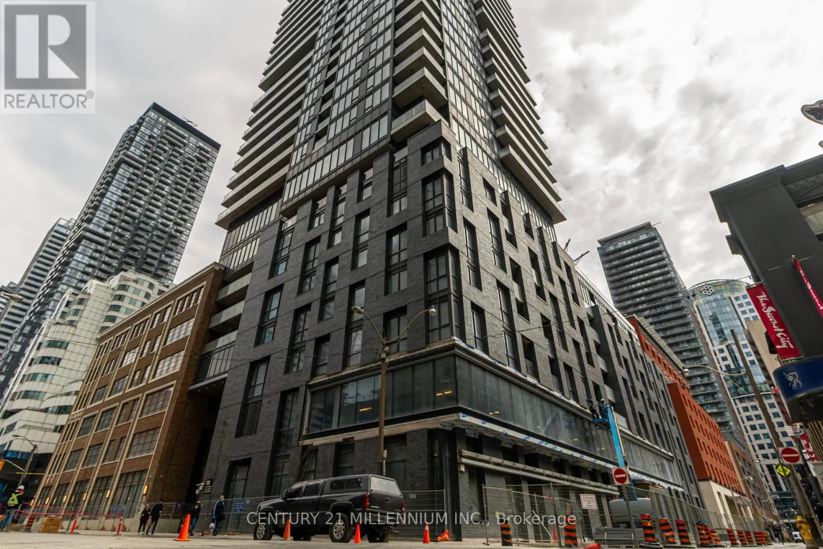 3501 - 115 BLUE JAYS WAY