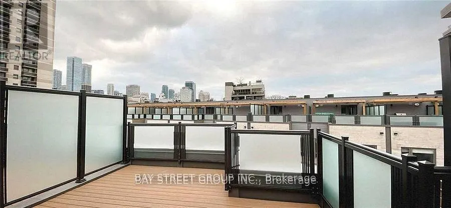 TH14 - 165 PEARS AVENUE