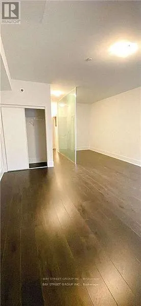TH14 - 165 PEARS AVENUE