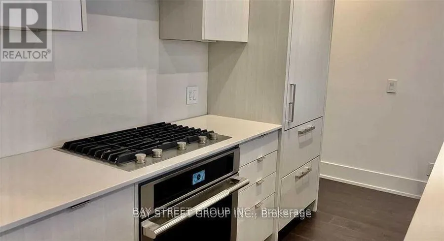 TH14 - 165 PEARS AVENUE
