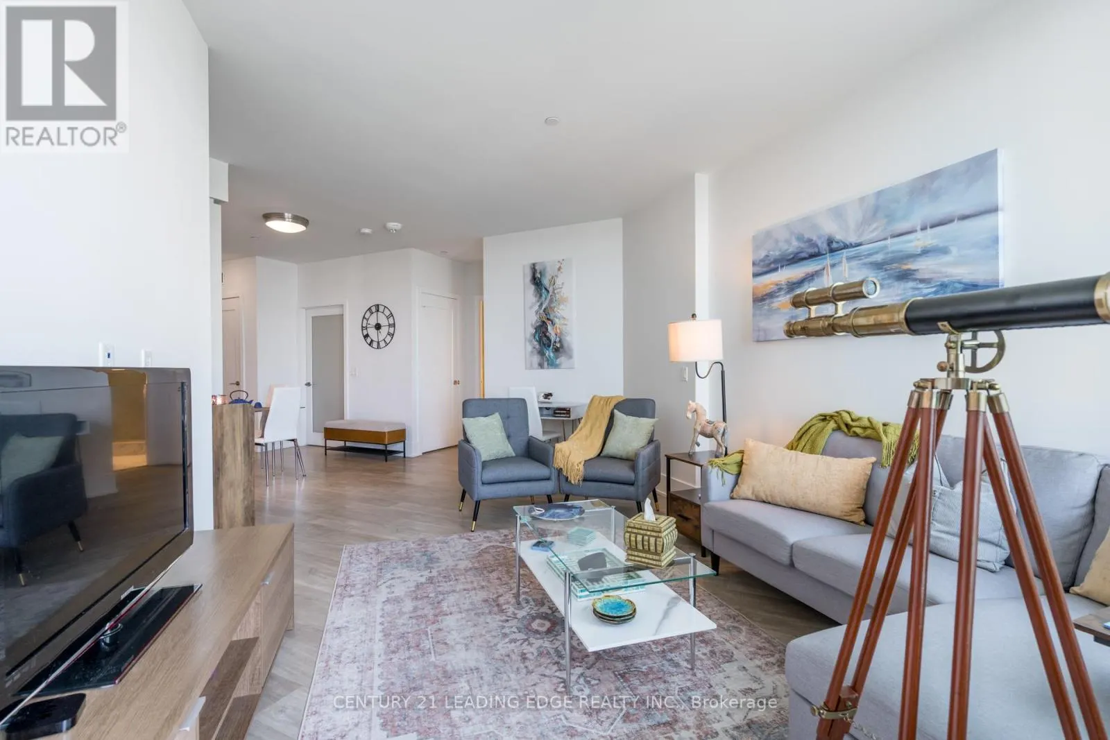 919 - 1 EDGEWATER DRIVE