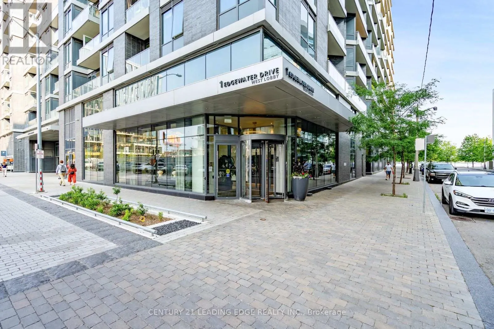919 - 1 EDGEWATER DRIVE