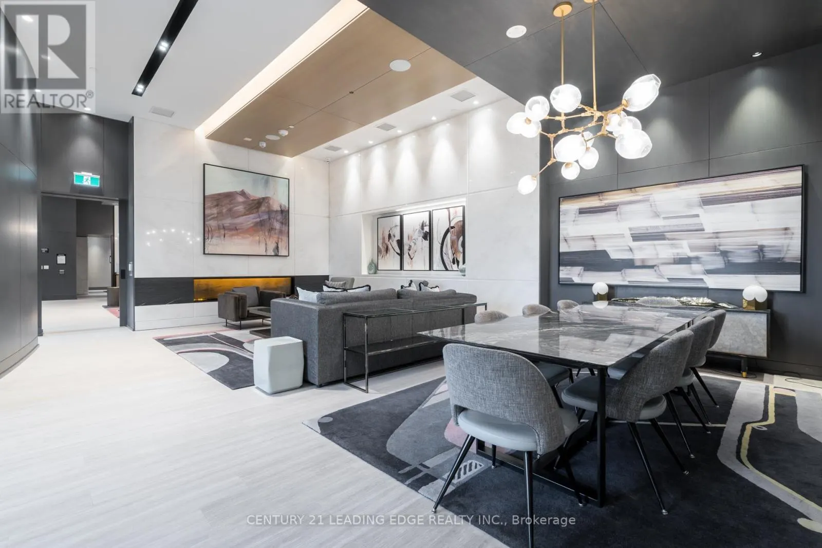 919 - 1 EDGEWATER DRIVE
