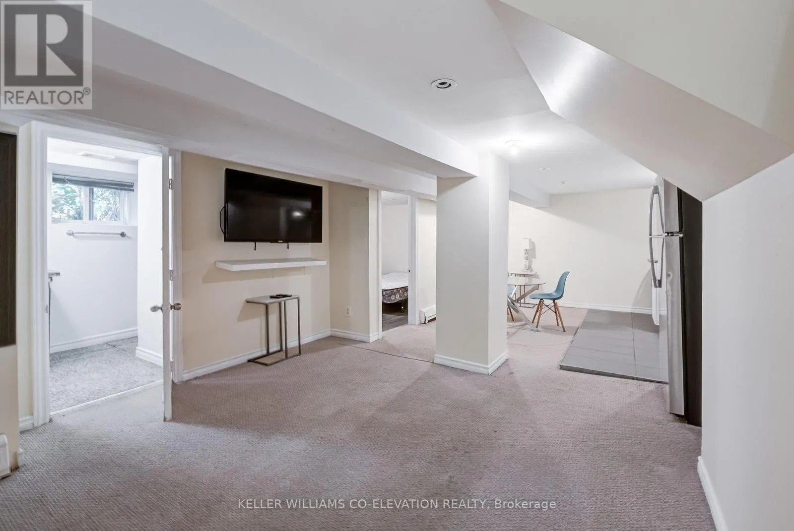 21 ROBINA AVENUE