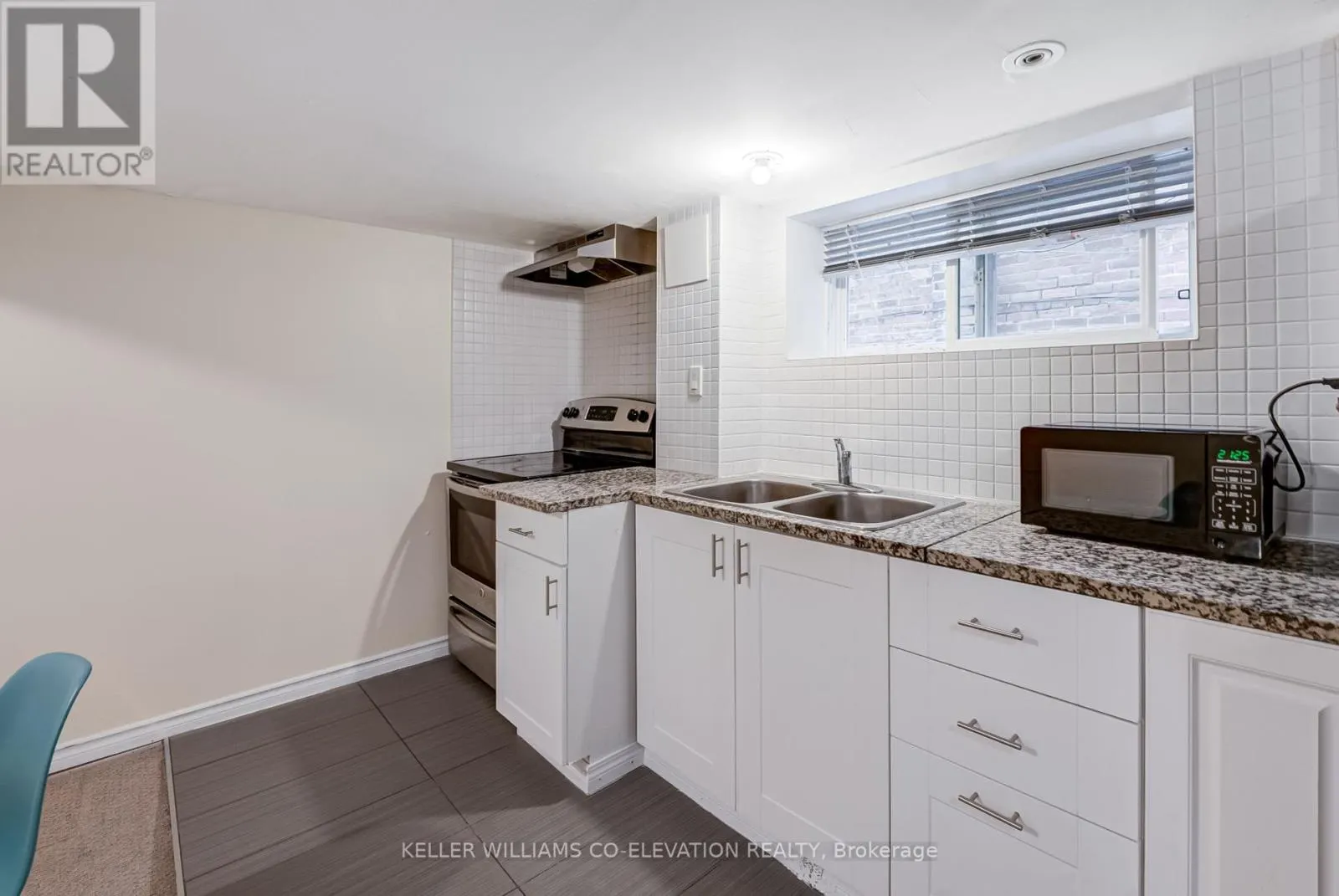 21 ROBINA AVENUE