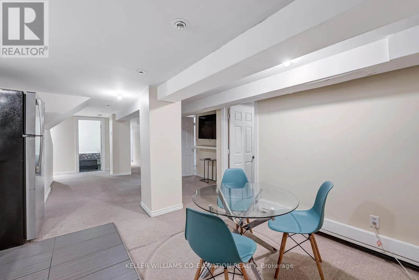 21 ROBINA AVENUE