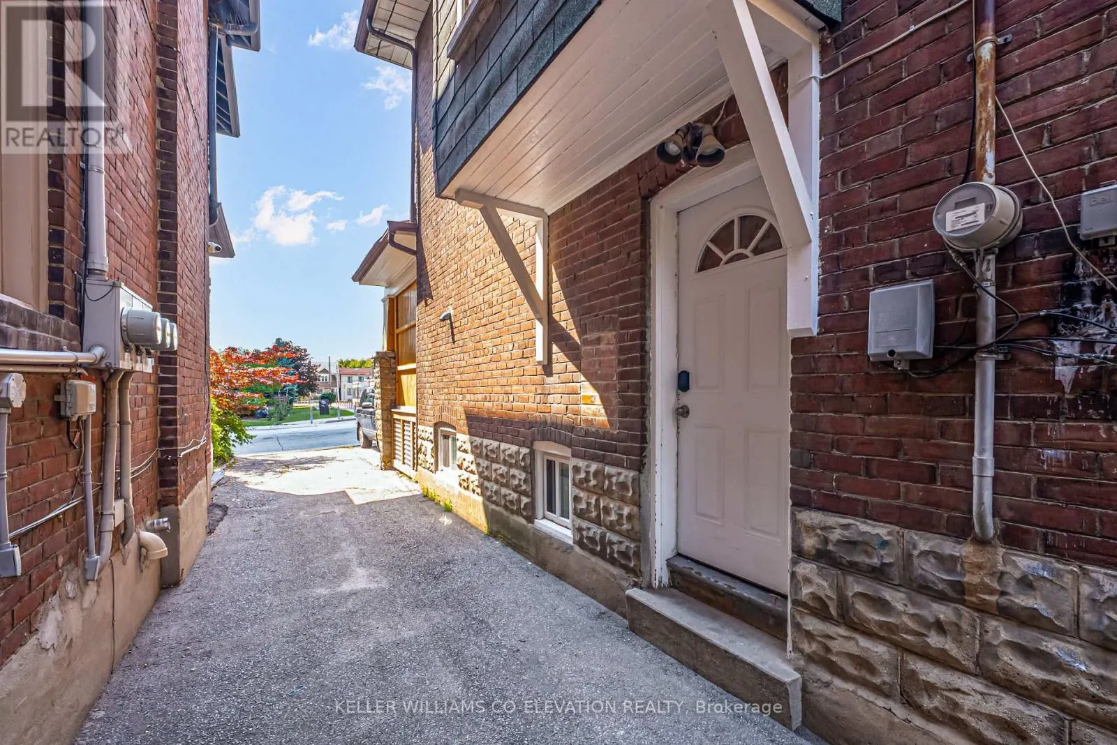 21 ROBINA AVENUE