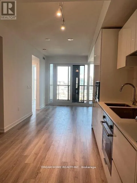 2201 - 238 SIMCOE STREET