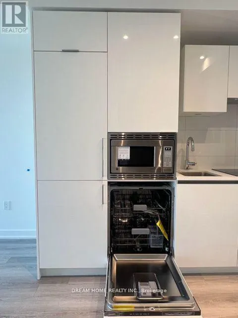 2201 - 238 SIMCOE STREET