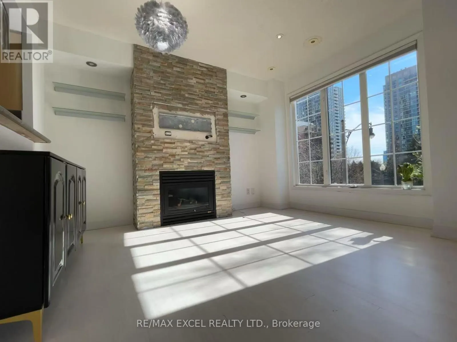 1131 - 5 EVERSON DRIVE