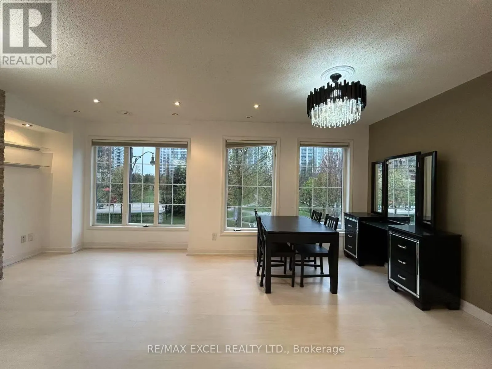 1131 - 5 EVERSON DRIVE