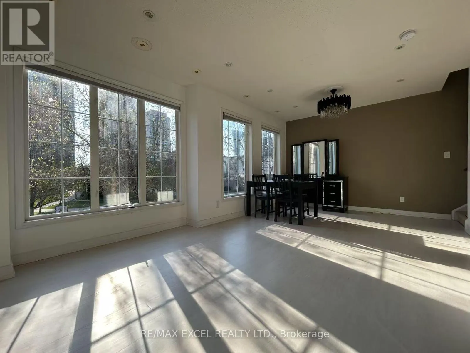 1131 - 5 EVERSON DRIVE