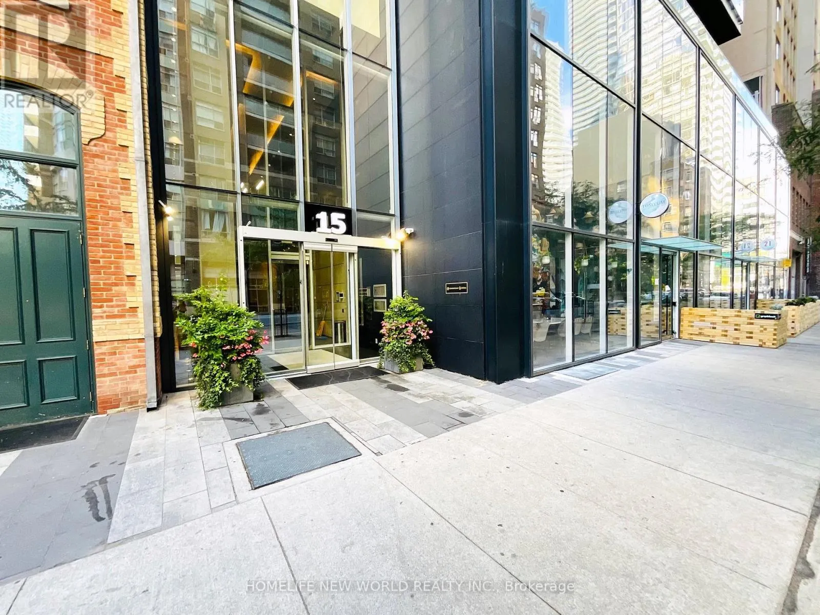 511 - 15 GRENVILLE STREET