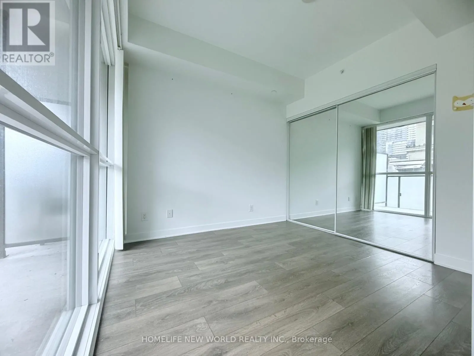 511 - 15 GRENVILLE STREET