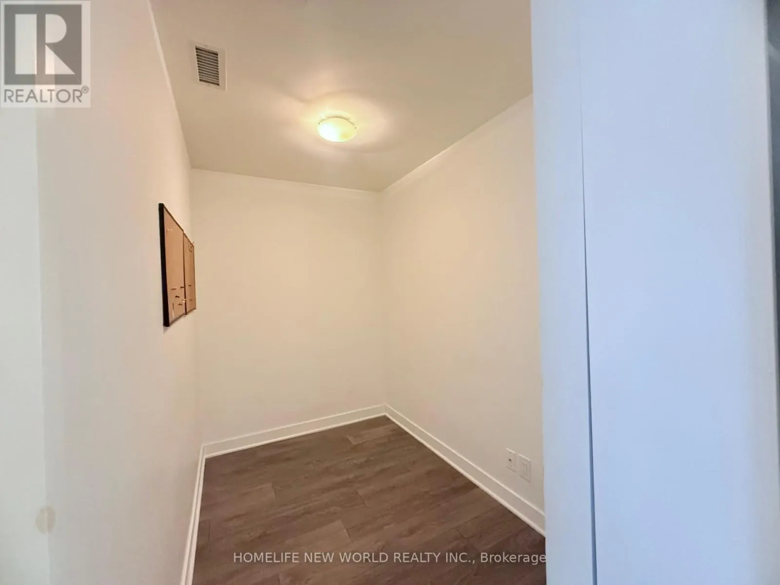 511 - 15 GRENVILLE STREET