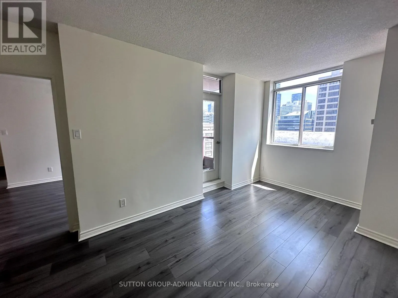 2103 - 736 BAY STREET