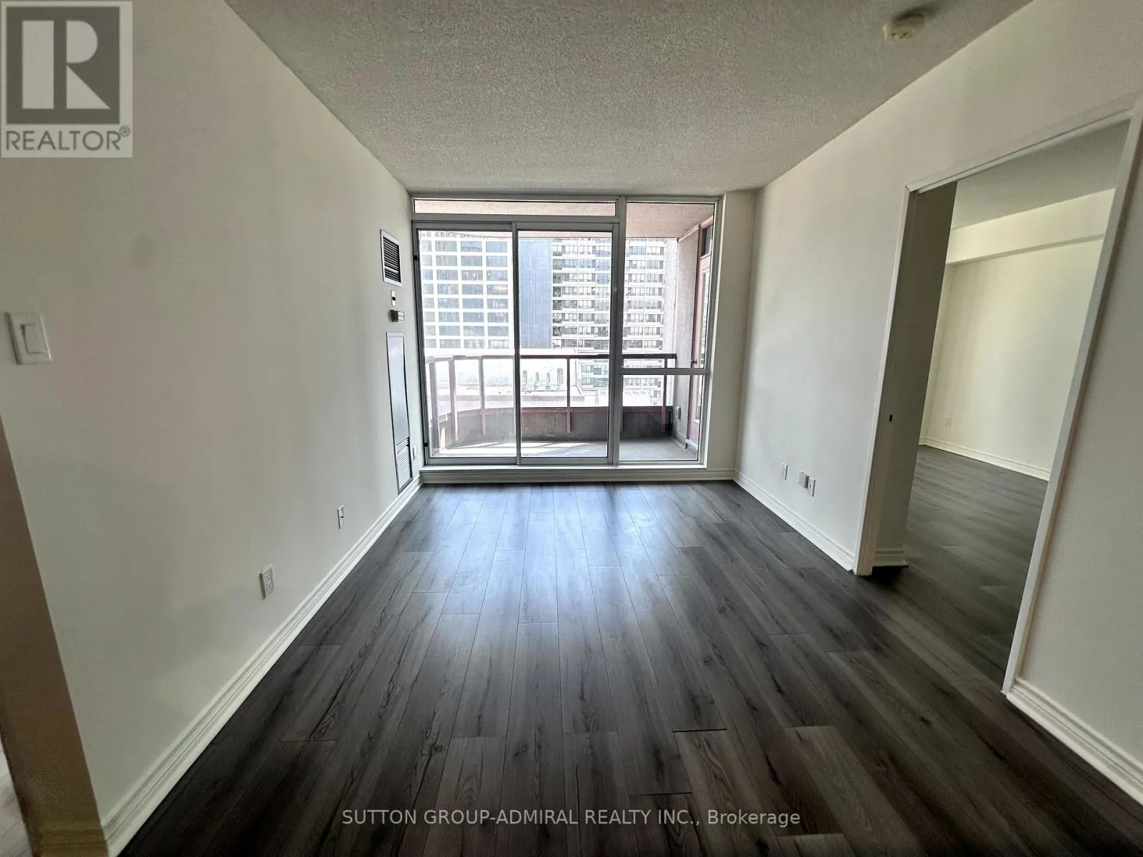 2103 - 736 BAY STREET