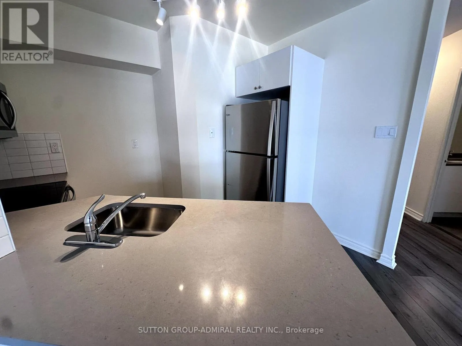 2103 - 736 BAY STREET