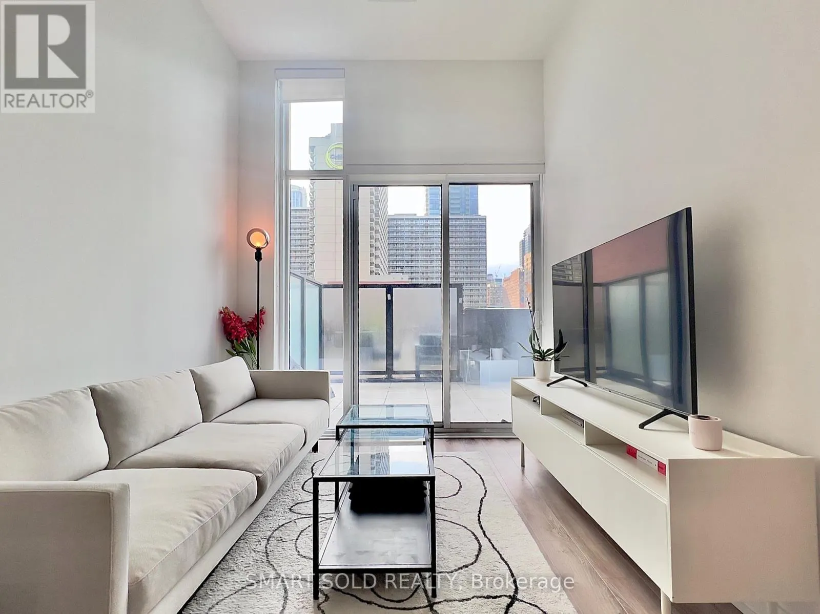 411 - 20 EDWARD STREET