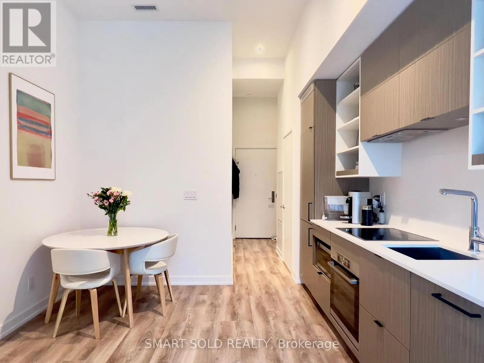 411 - 20 EDWARD STREET