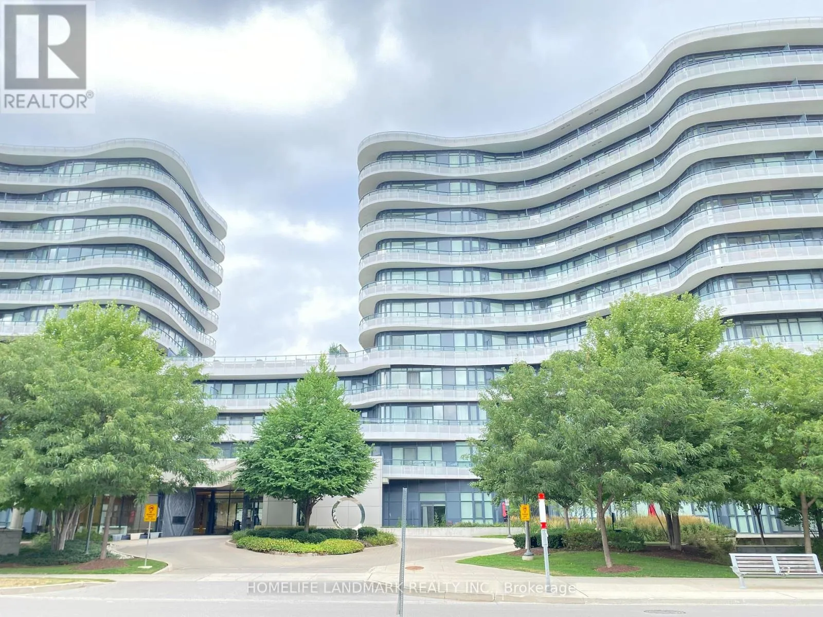 903 - 99 THE DONWAY W